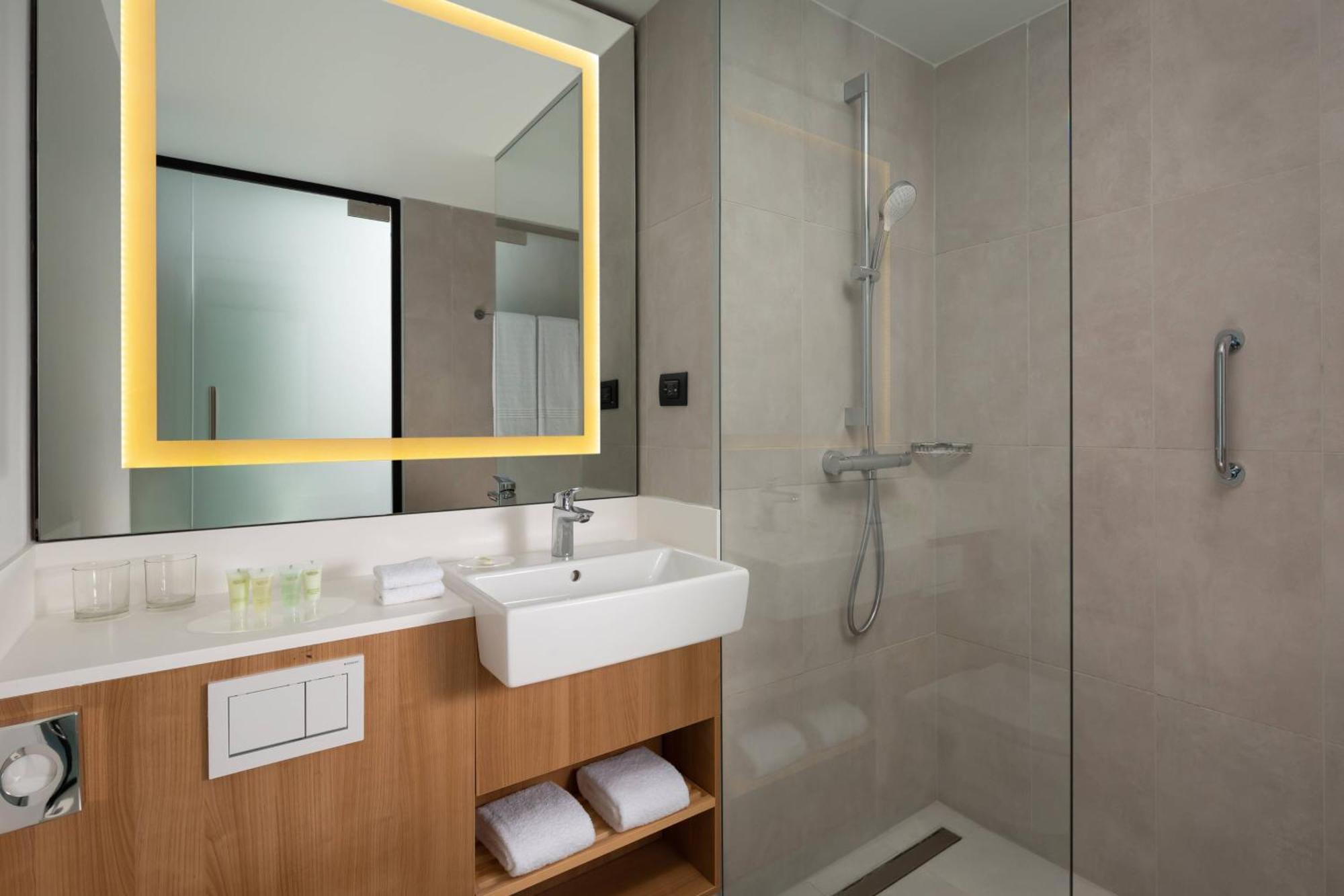 Courtyard By Marriott Bucharest Floreasca Kültér fotó